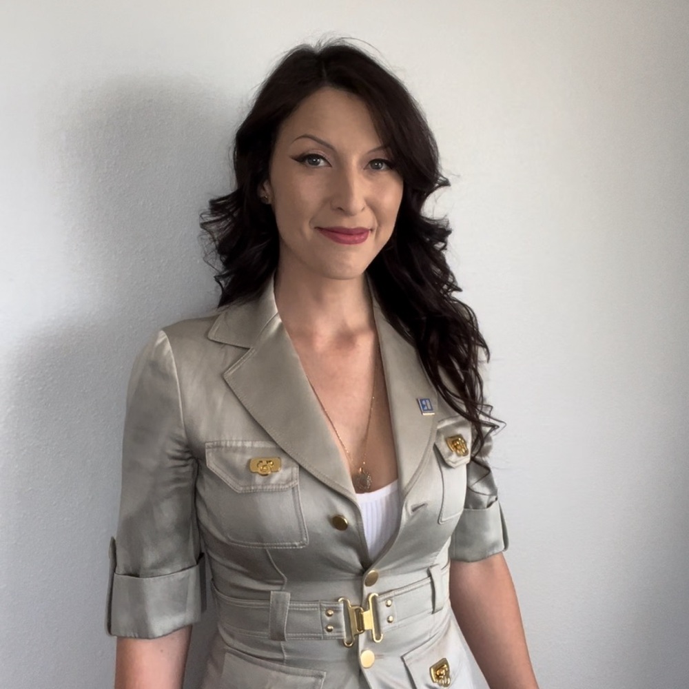 Meet your Posher, Danielle